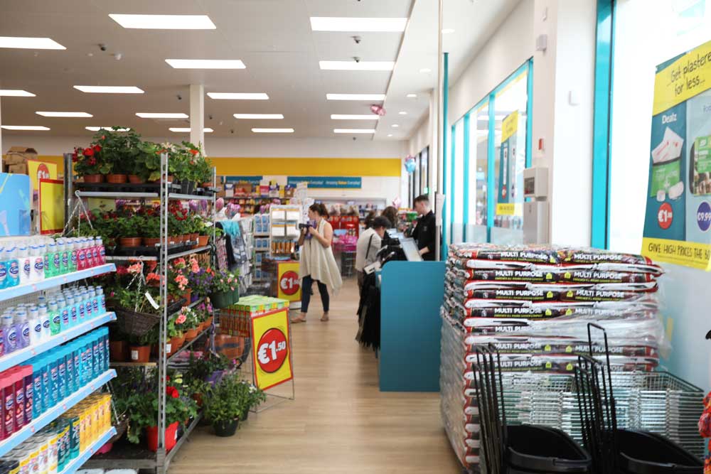 Dealz, Ireland’s leading discount retailer, has built a network of 61 stores across Ireland offering customers a wide selection of over 1,000 well-known top brands and established own label products.    The price point for the vast majority of products in Dealz stores is €1.50 offering customers excellent value for money. Product categories include food and drink, health and beauty, baby, batteries, homewares, pet, books and DVDs, toys, celebrations and seasonal ranges such as Halloween.